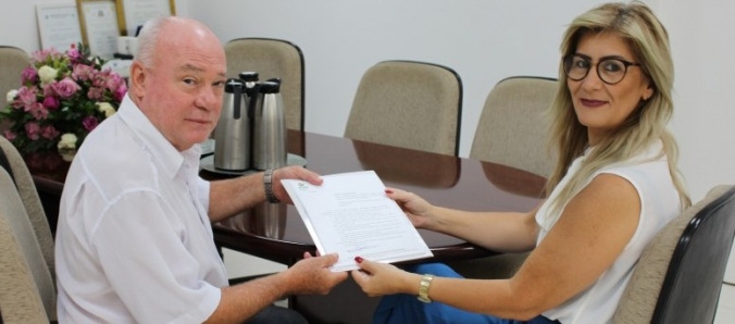 Reitoria entrega portaria que nomeia comiss�o da Cofafe