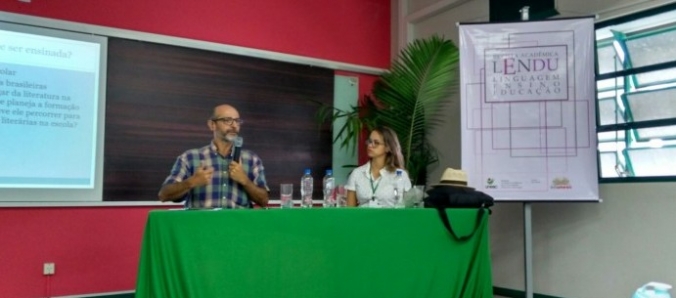 Importncia da Literatura  debatida em aula inaugural do curso de Letras