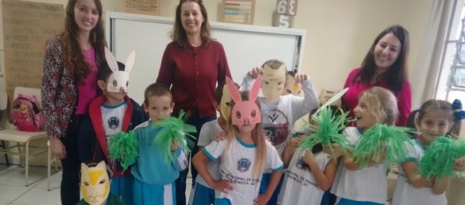 Extensionistas da Unesc falam sobre cadeia alimentar em escola de Nova Veneza