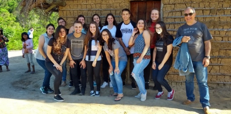 Alunos de Medicina visitam aldeia Guarani