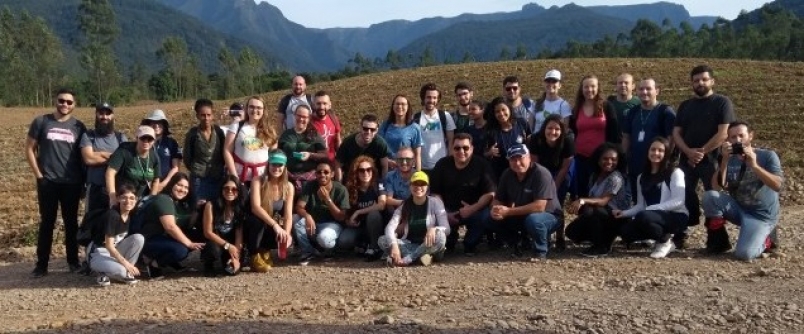 Geografia realiza sa�da de campo a paleotocas de Morro Grande