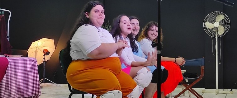 Curso de Teatro da Unesc leva espetculos  comunidade