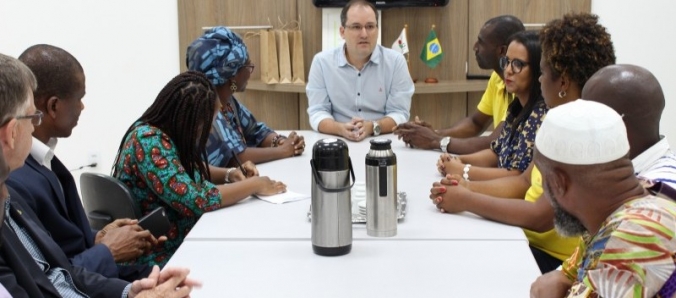 Encontro estreia la�os entre Gana e Unesc