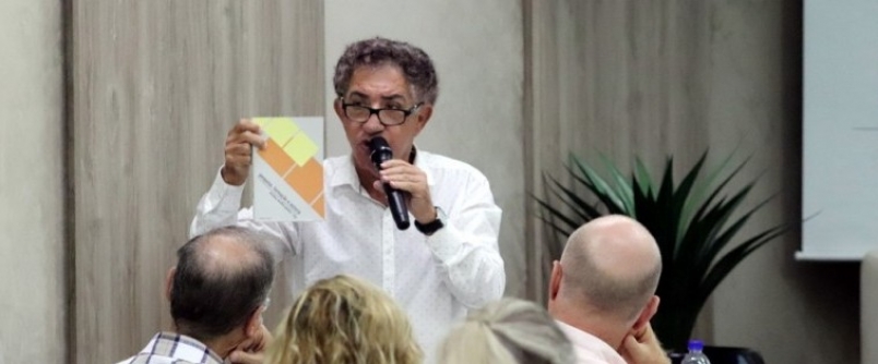 Currculo, educao: possibilidades e desafios  tema de aula inaugural do PPGE