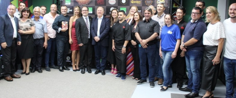 Unesc Ararangu recebe lanamento do 3 Gastronomia na Praa
