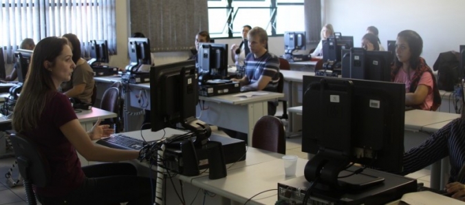 Colaboradores da Unesc participam de capacita��o em Excel