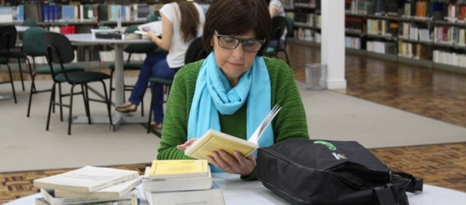 Sempre � tempo de estudar: Aos 70 anos, Dona Irene � inspira��o no Mundo Universit�rio