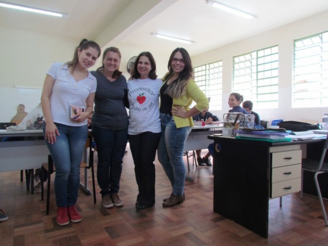 Bolsistas do PIBID, Subprojeto Interdisciplinar, realizam interveno nas escolas.