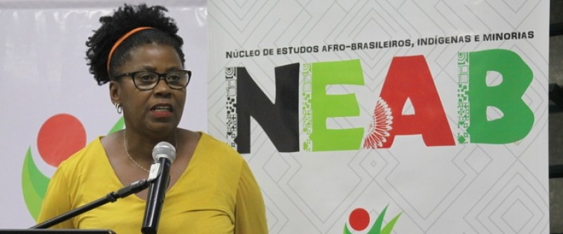 Programa��o do 15� Maio Negro � aberta com m�sica e compartilhamento de conhecimento