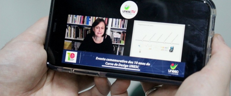 Designer italiana Francesca Valan compartilha experi�ncias em evento que marca os dez anos do curso de Design da Unesc