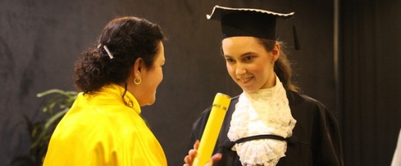 Formados comemoram conquista com familiares e amigos em solenidade emocionante na Unesc