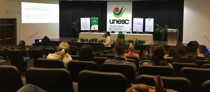 V Simp�sio de Resid�ncia Multiprofissional destaca aspectos da Reabilita��o Oral em Idosos