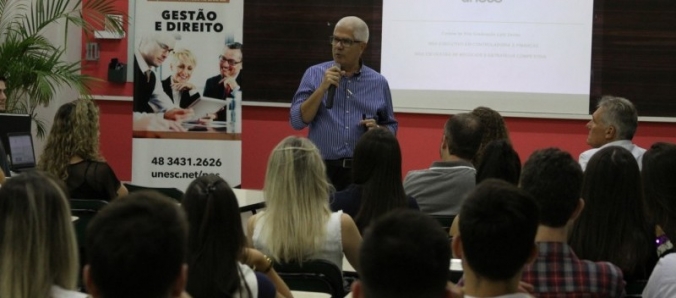 Ps-graduao promove Aula Inaugural com Joo de Barros Netto