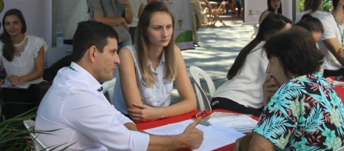 Ci�ncias Cont�beis Unesc leva orienta��es sobre Imposto de Renda para a comunidade