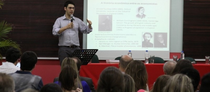 Col�quio aborda hist�ria econ�mica e social de SC