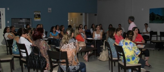 UNA HCE inicia forma��o continuada com gestores de Urussanga