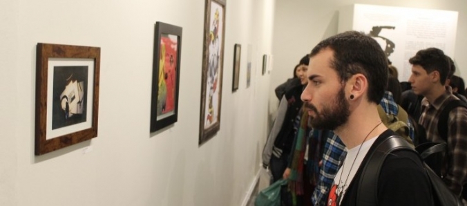 Estudantes de Artes Visuais criam exposi��o sobre a vida no campus