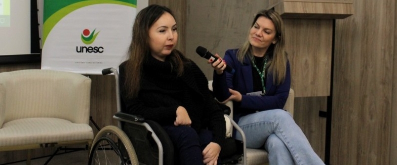 Alunos do Curso de Gesto em Recursos Humanos da Unesc tm palestra sobre incluso de pessoas com deficincia