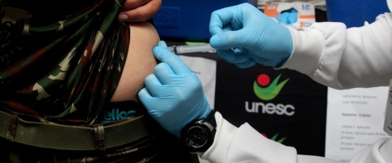 Clnica Escola de Enfermagem da Unesc aplica cerca de 1.200 doses de vacinas no 28 GAC