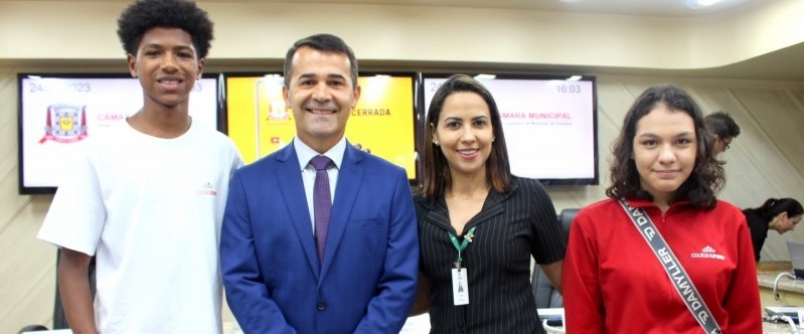 Vereadores mirins do Colgio Unesc so empossados na Cmara Municipal de Cricima