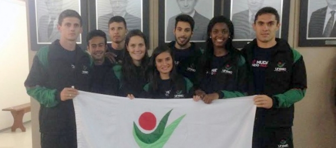 Alunos participam de cerimonial de abertura dos JUCs