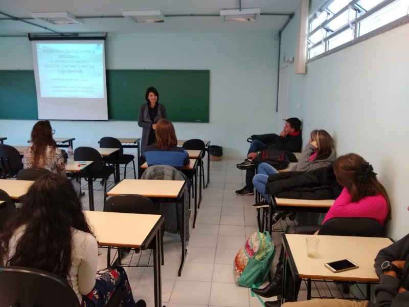 Docente Permanente do PPGDS apresenta resultado de pesquisa na UDESC em Laguna.