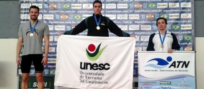 Nadador da Unesc fatura quatro ouros nos JUCs