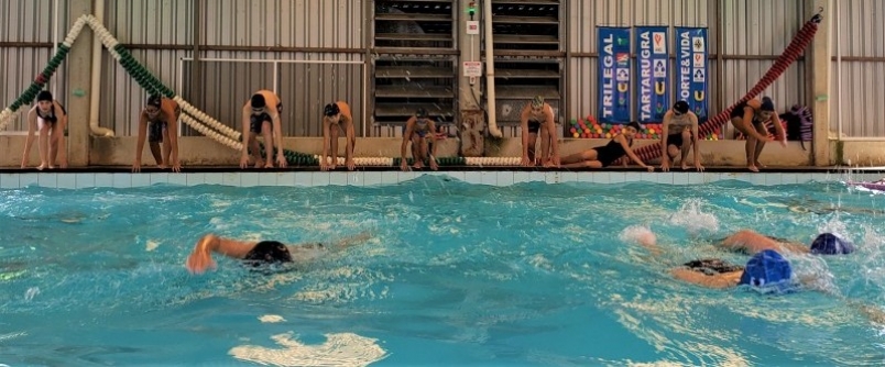 Nadounesc: nata��o como ferramenta para o desenvolvimento humano de crian�as e adolescentes