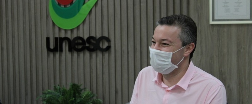 Napole�o Bernardes palestra nos 25 anos do Direito da Unesc