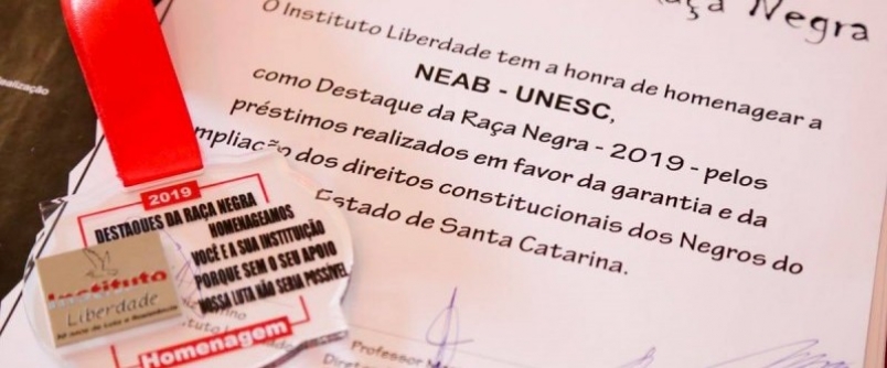 Neab da Unesc � reconhecido com o Trof�u Destaque da Ra�a Negra