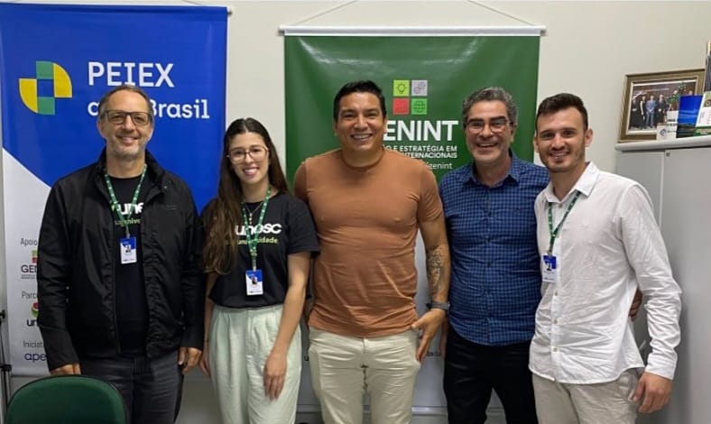 Presidente do CDL de Praia Grande visita o N�cleo PEIEX Crici�ma