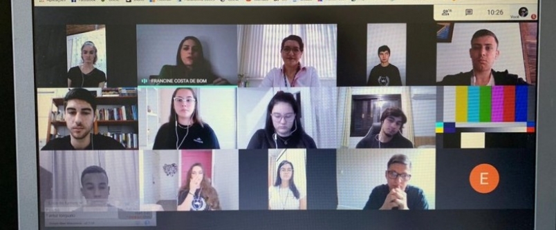 Alunos do ensino mdio do Colgio Unesc surpreendem ao apresentar resultados de pesquisas cientficas