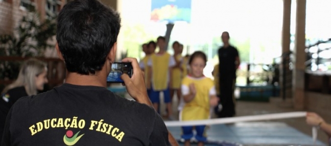 Pibid Educa��o F�sica promove dia de divers�o e aprendizado a crian�as da regi�o