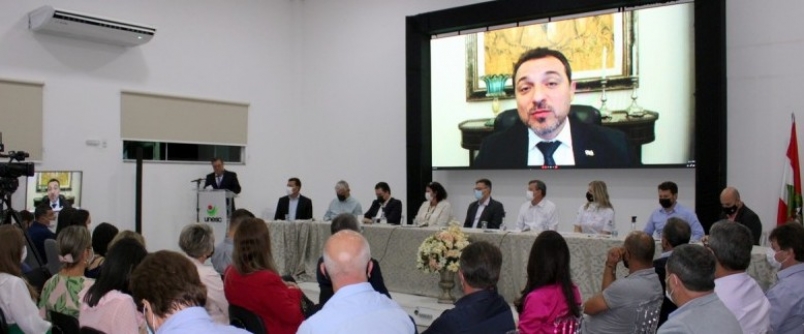 Voos mais altos: Amesc conhece de perto e vibra com o lan�amento do Plano de Desenvolvimento do Extremo Sul