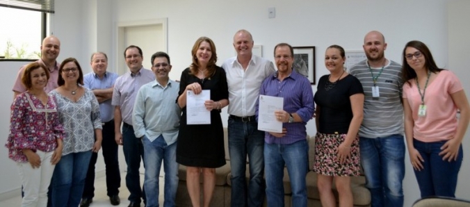 Coordenadores de cursos a dist�ncia tomam posse