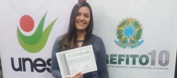Acad�mica recebe pr�mio de destaque na Jocafir