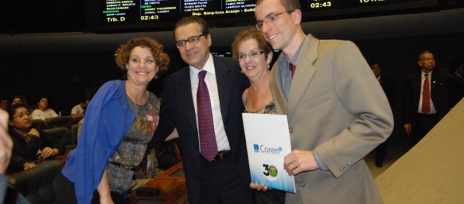 Egresso de Enfermagem se une a comitiva em Bras�lia para reivindicar redu��o da jornada de trabalho