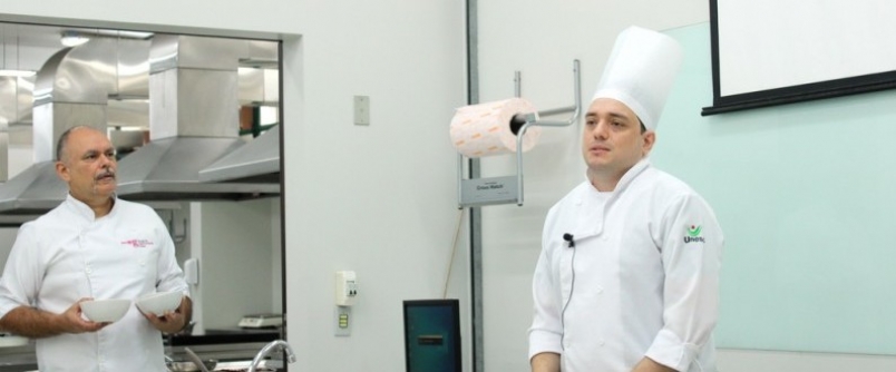 Unesc promove aula inaugural dos cursos de Gastronomia e Turismo com lanamento do concurso gastronmico Chefs do Bairro