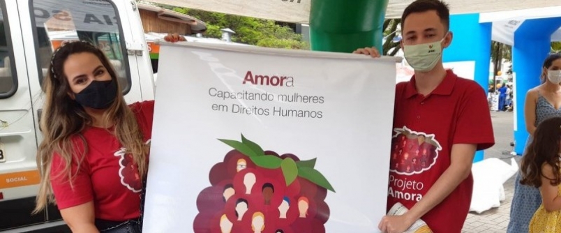 Projeto Amora leva informaes sobre violncia domstica  praa Nereu Ramos