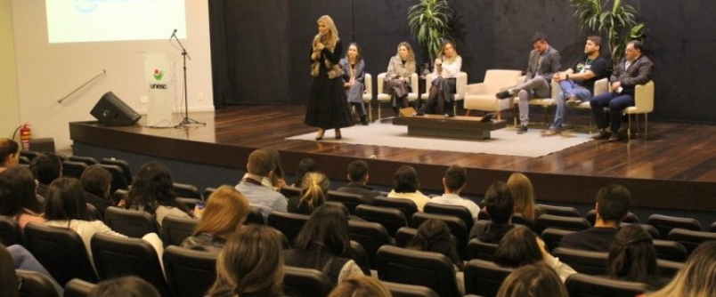 Projeto Sorrindo Melhor Unesc: cuidado e atendimento diferenciados  comunidade