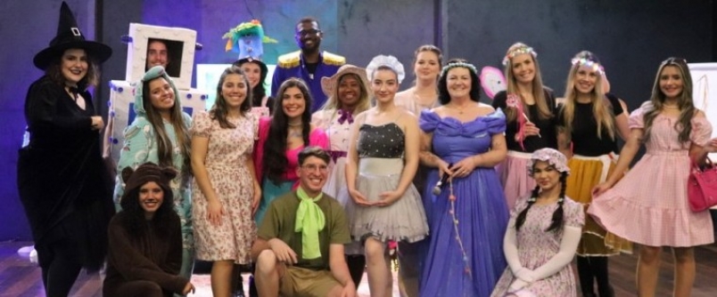 Projeto Teatrando leva a magia do teatro para as escolas da regio