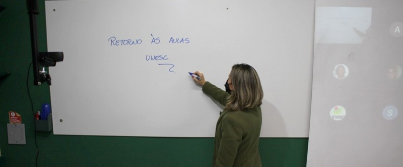 Aulas hbridas com transmisso ao vivo e presencialidade programada so novidades para o segundo semestre na Unesc