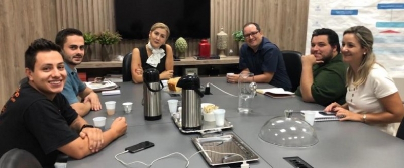 DCE discute aes em reunio com a reitoria