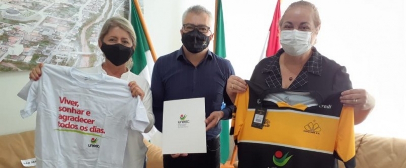 Unesc refora laos com municpios da Amrec e Amesc