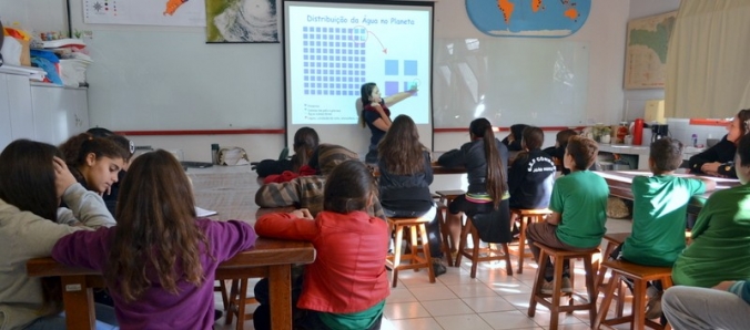 Laborat�rio de Geoci�ncias da Unesc ensina crian�as sobre recursos h�dricos