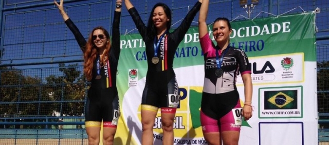 Aluna da Unesc sobe ao p�dio de competi��o nacional