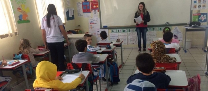 Projeto de extens�o desenvolve pesquisa em escolas da regi�o