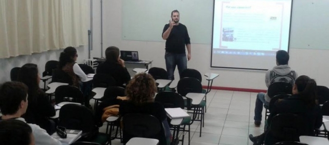 Programa d� oportunidade para calouros reverem assuntos do Ensino M�dio