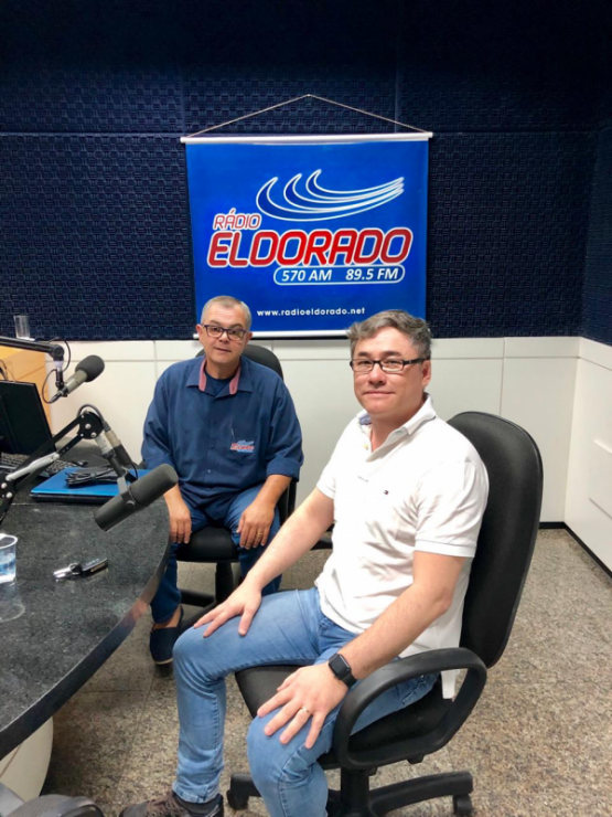 PROFESSOR DO CURSO DE FISIOTERAPIA EM ENTREVISTA NA R�DIO ELDORADO