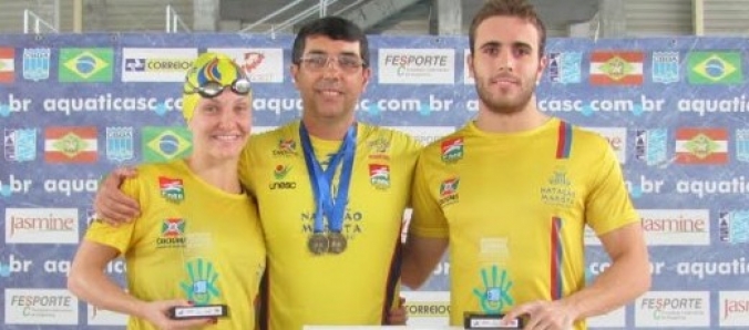 Alunos de Educa��o F�sica e Direito s�o destaque no Catarinense de Nata��o